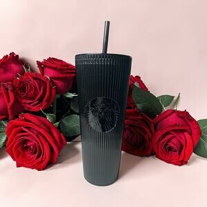 Starbucks Matte Black Pleated Tumbler 24oz Venti 2024 EUC